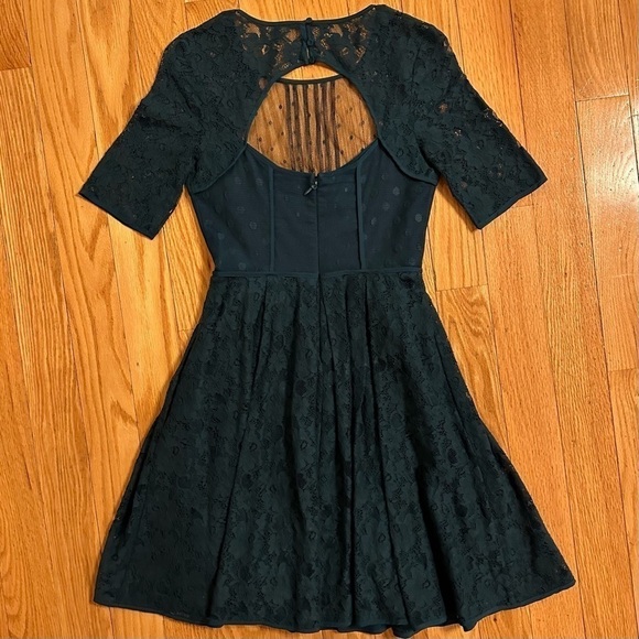 BCBGMaxAzria Julya Cocktail Lace Dress Cutout Teal Green Sz 0 - Picture 4 of 11